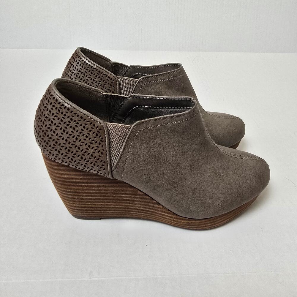Dr. Scholls Memory Foam Cool Fit Taupe Wedge Heels Size 8